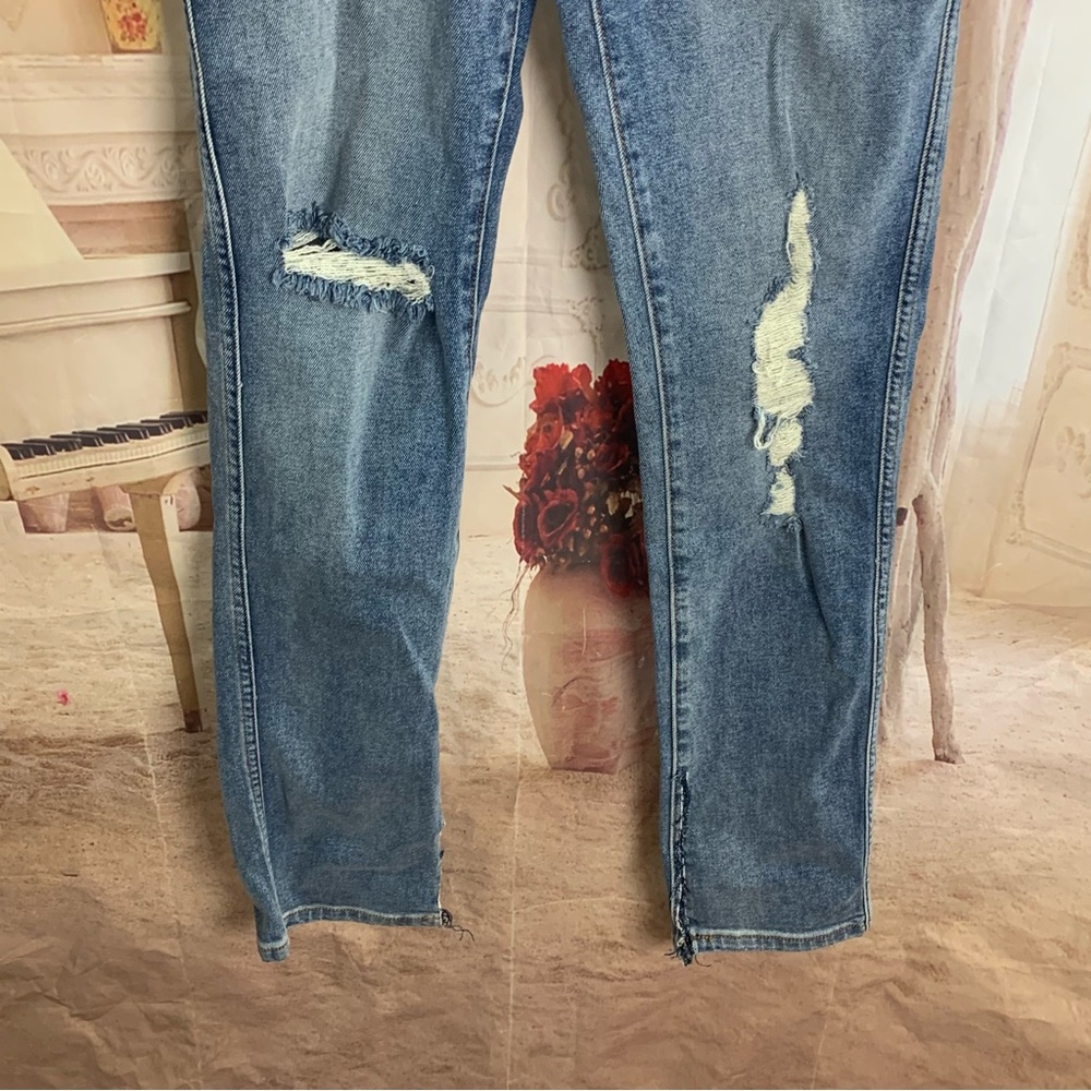 NEW REVICE Distressed Blue Jeans - Picture 3 of 9